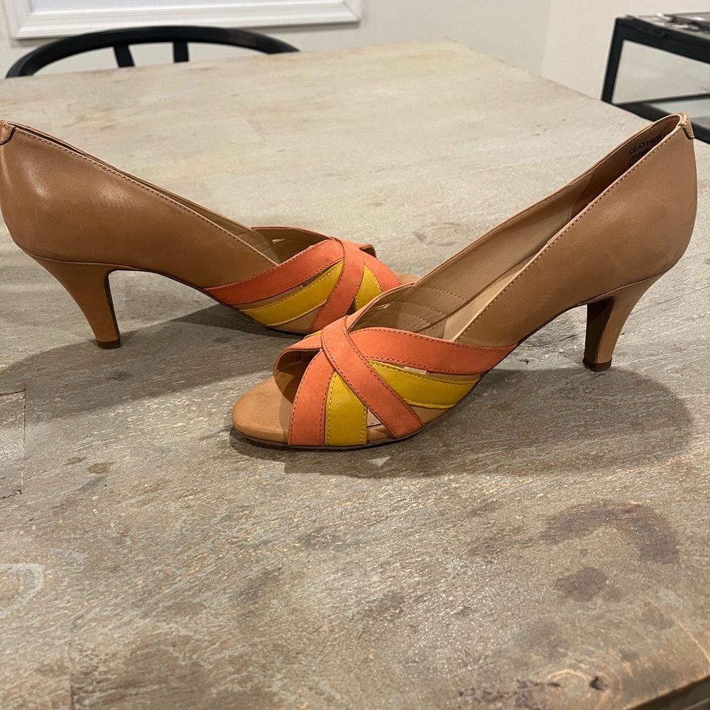 Seychelles nude orange and tan colored heels in a women’s size 11. - Picture 3 of 3